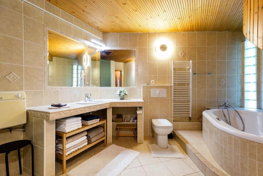 Rooftop 180M2 Loft With Private Sauna, Bratislava Buitenkant foto